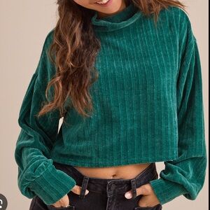 🧩 LONG-SLEEVE TURTLENECK SWEATER